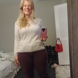 Meet your Posher, Laura